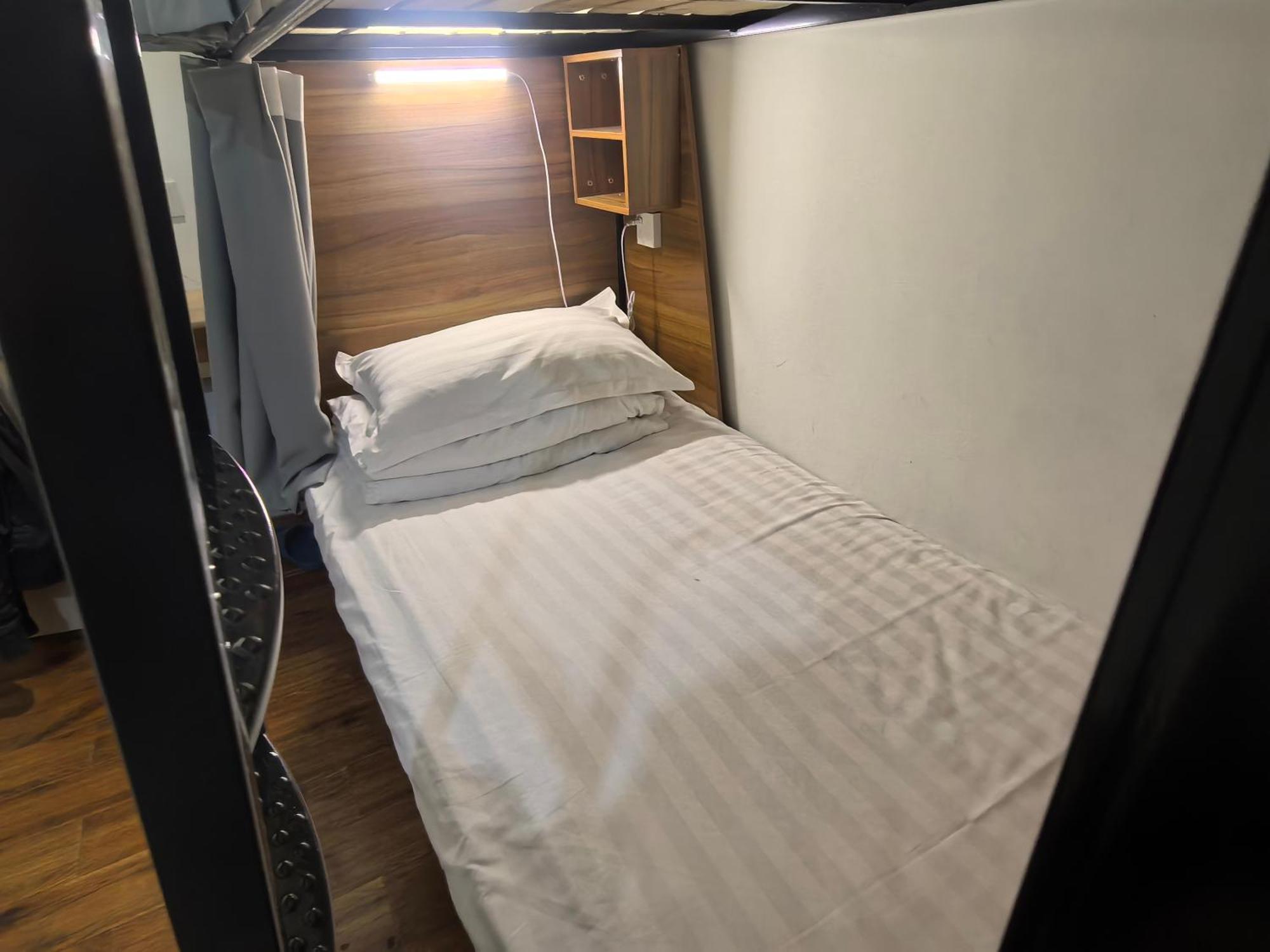 Beijing Xingshe Youth Hostel--Nearby Tiananmen Square & Forbidden City & Houhai Bar Street--1 Minute Walk To Subway, Cat-Keeping, Great Wall&Forbidden City One Day Tour, Wifi And Laundry Romm, English Speaking Reception Екстер'єр фото