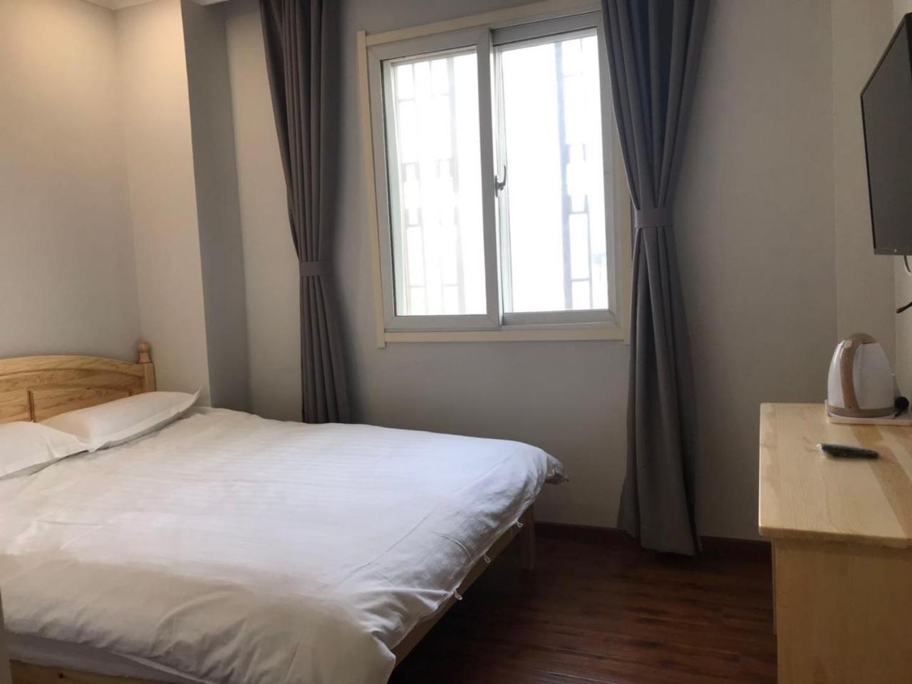 Beijing Xingshe Youth Hostel--Nearby Tiananmen Square & Forbidden City & Houhai Bar Street--1 Minute Walk To Subway, Cat-Keeping, Great Wall&Forbidden City One Day Tour, Wifi And Laundry Romm, English Speaking Reception Екстер'єр фото