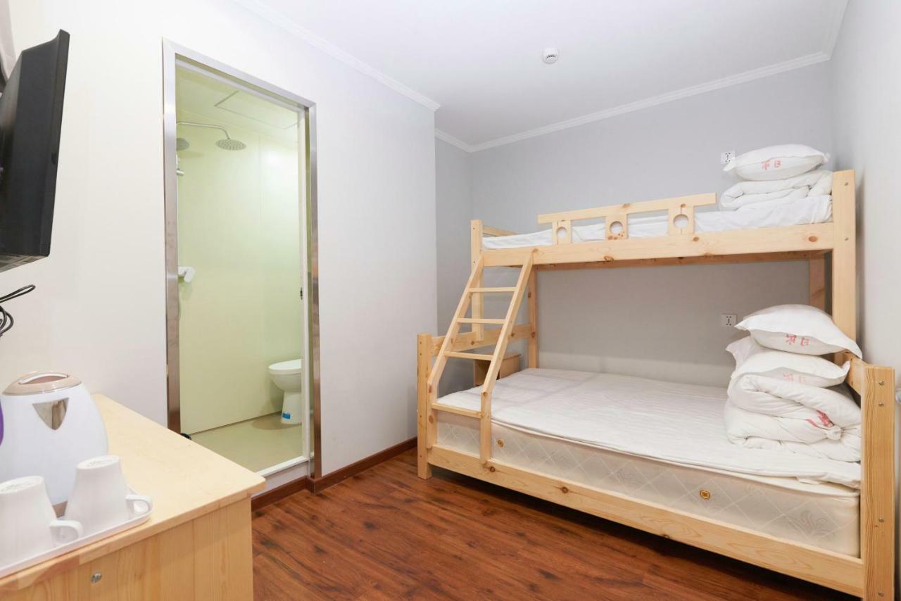 Beijing Xingshe Youth Hostel--Nearby Tiananmen Square & Forbidden City & Houhai Bar Street--1 Minute Walk To Subway, Cat-Keeping, Great Wall&Forbidden City One Day Tour, Wifi And Laundry Romm, English Speaking Reception Екстер'єр фото